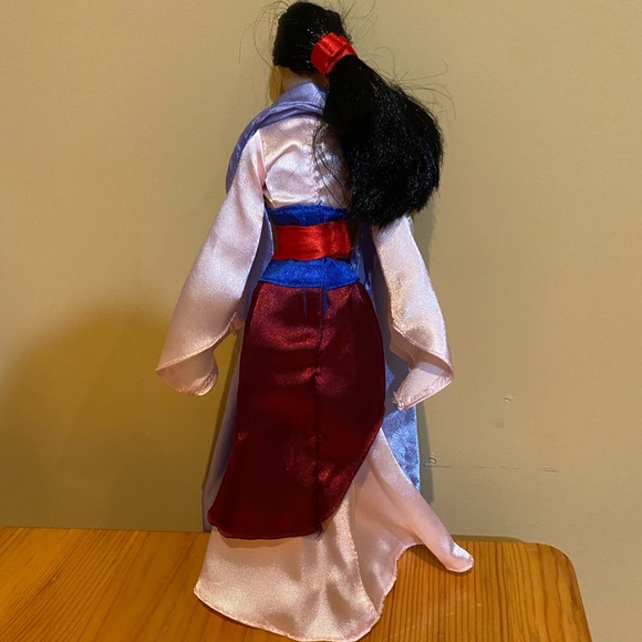 90’s Mulan Barbie - Picture 2 of 2